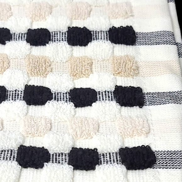 DKNY 8Pc 2 Bath 2 Hand 4 Washcloth TAN BLACK WHITE Gingham Check Towel Set NEW - Picture 4 of 10